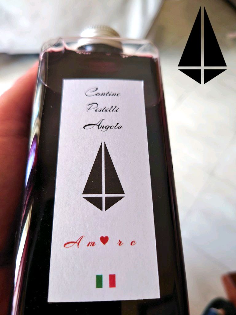 A m ❤ r e (アモーレ・愛）手作り自然な赤ワイン